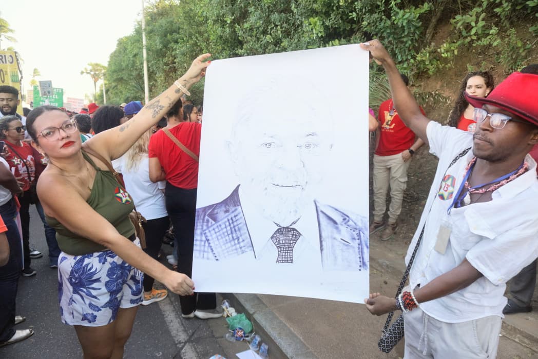 Apoiadores de Lula se concentram em Ondina. (Foto: Devid Santana / BNews)