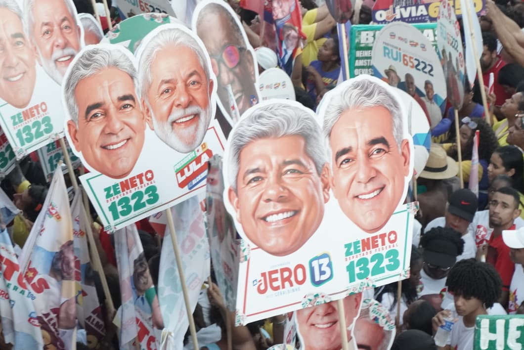 Apoiadores de Lula se concentram em Ondina. (Foto: Devid Santana / BNews)