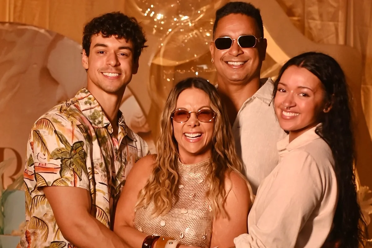 Camilly Victoria e família