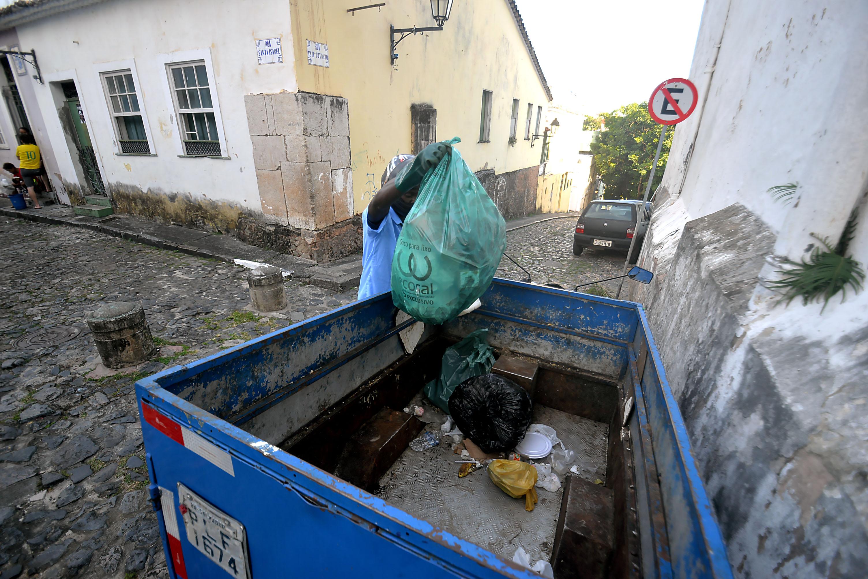 MP-BA crititca o que chamou de "omissão" e destaca que prefeitura deve fortalecer setor que coleta o lixo da cidade (Foto: Bruno Concha/Secom/PMS)