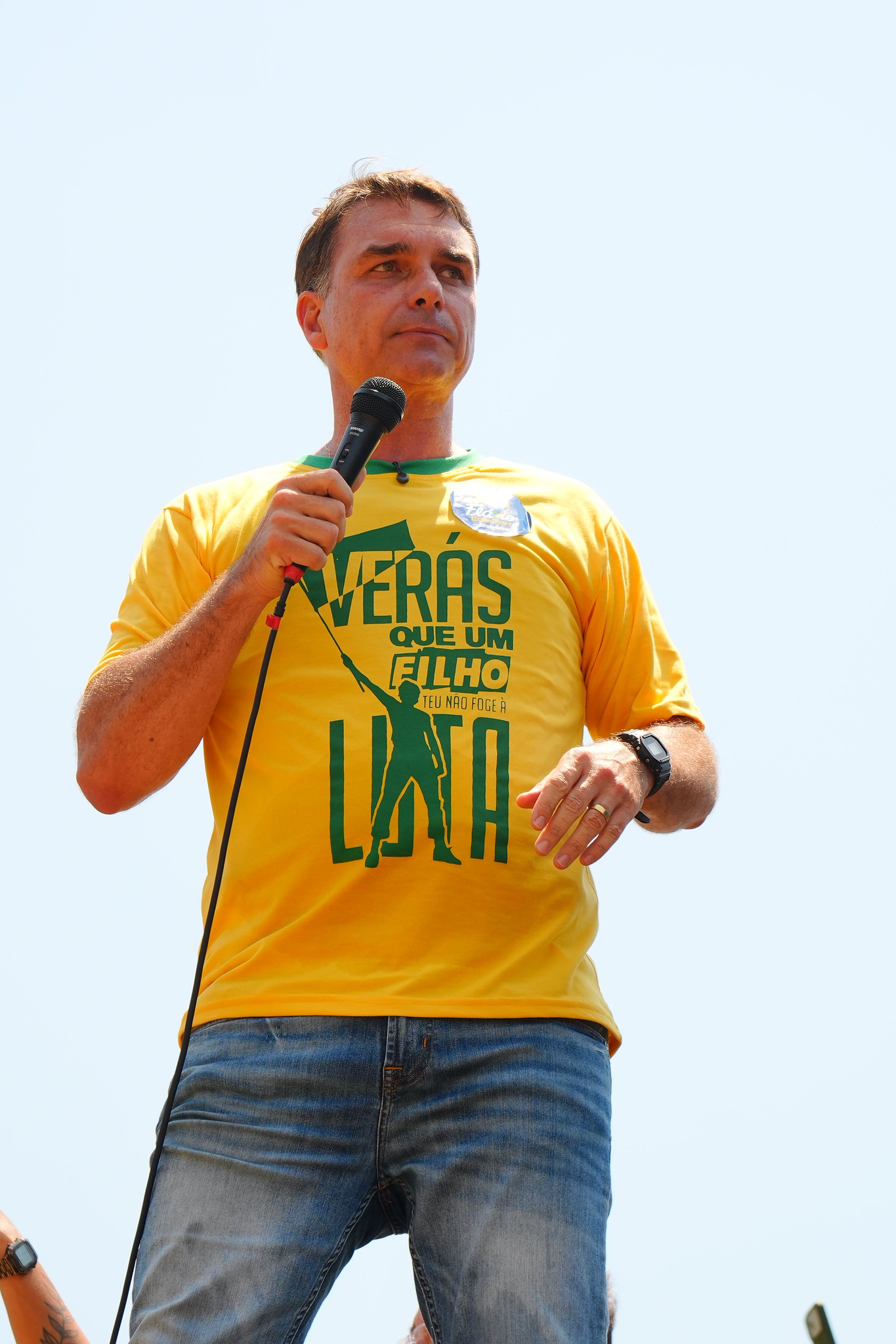 Flávio Bolsonaro recalcula rota e passa a avaliar votar pelo fim da escala 6x1 (Foto: Charles Vieira/Campanha Flávio)