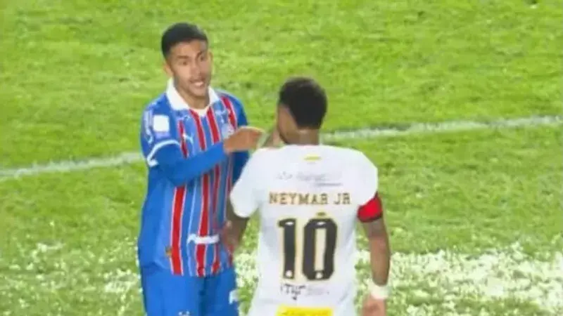 Neymar causa confusão após ser expulso em jogo contra o Bahia