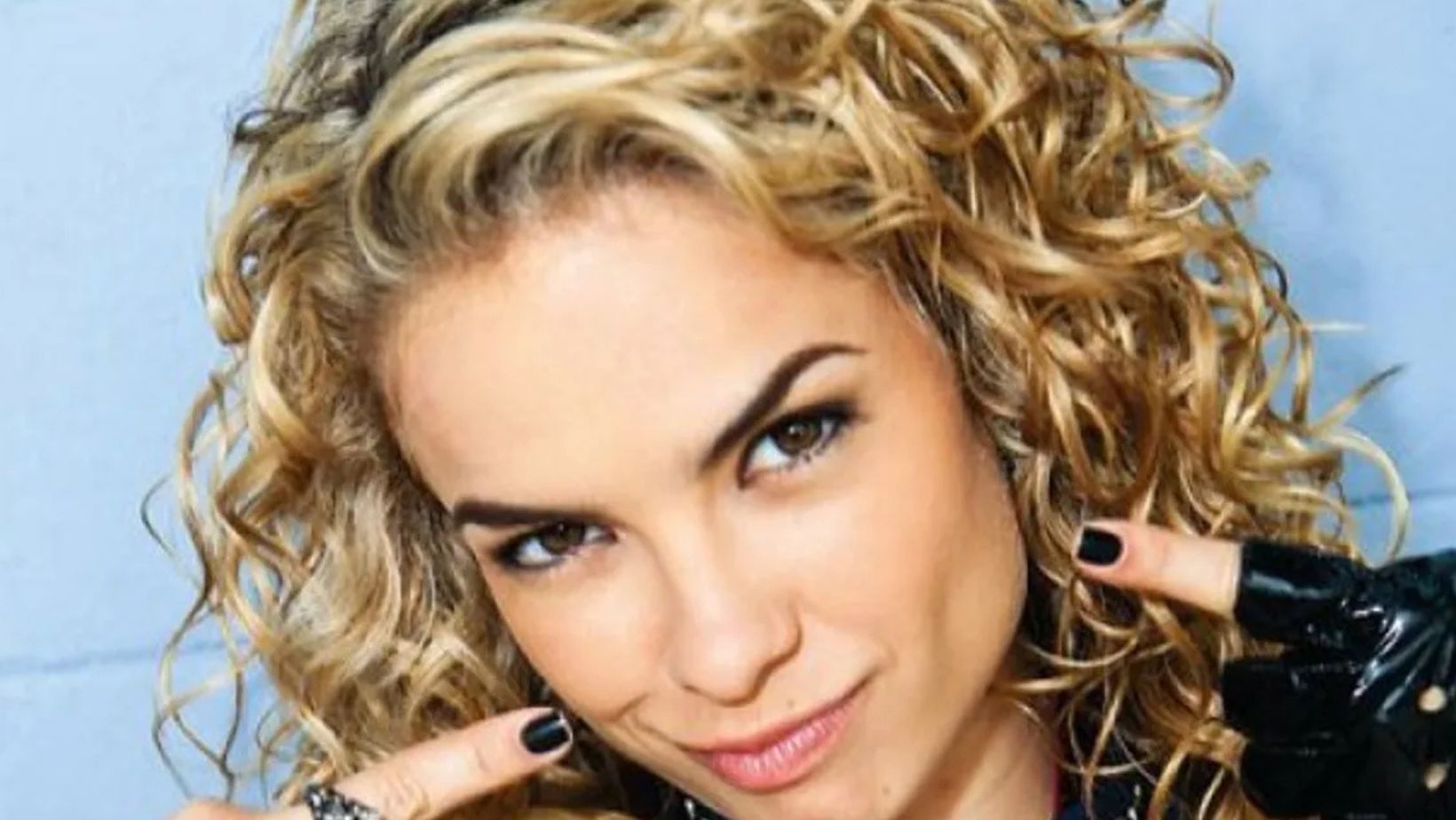 Eterna Roberta! Elenco de ‘Rebelde’ se reúne no funeral de Lua Blanco. Foto: Redes sociais