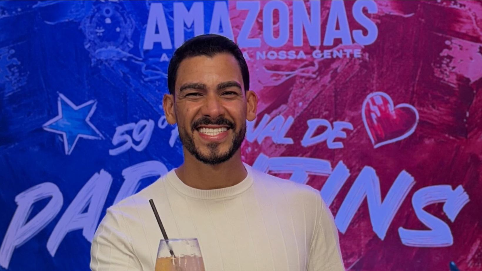 Marido de chefe de gabinete de ministro integrou comitiva oficial para Festival de Parintins. Foto