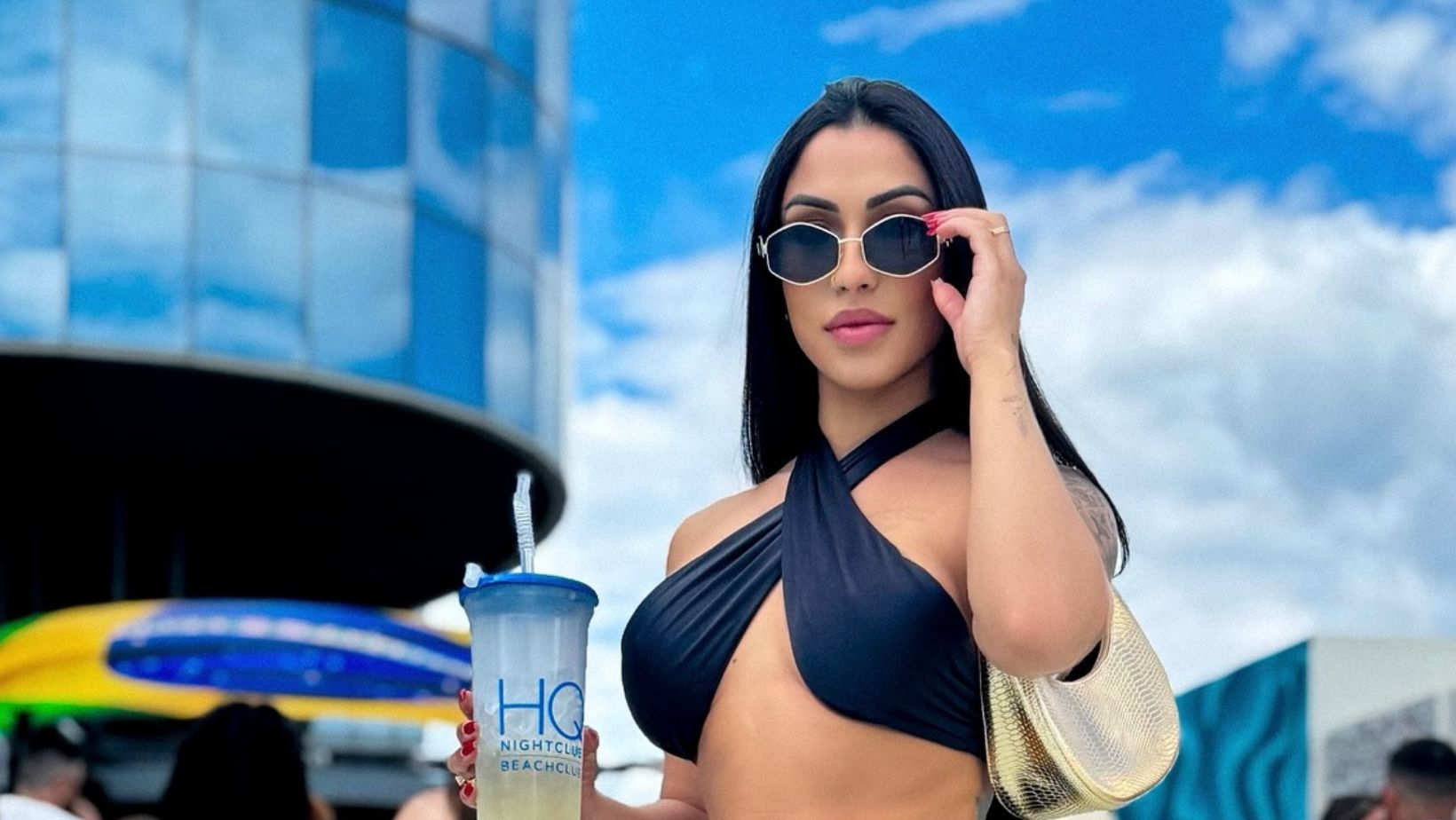 Influenciadora morre em grave acidente em rodovia e última publicação nas redes comove seguidores