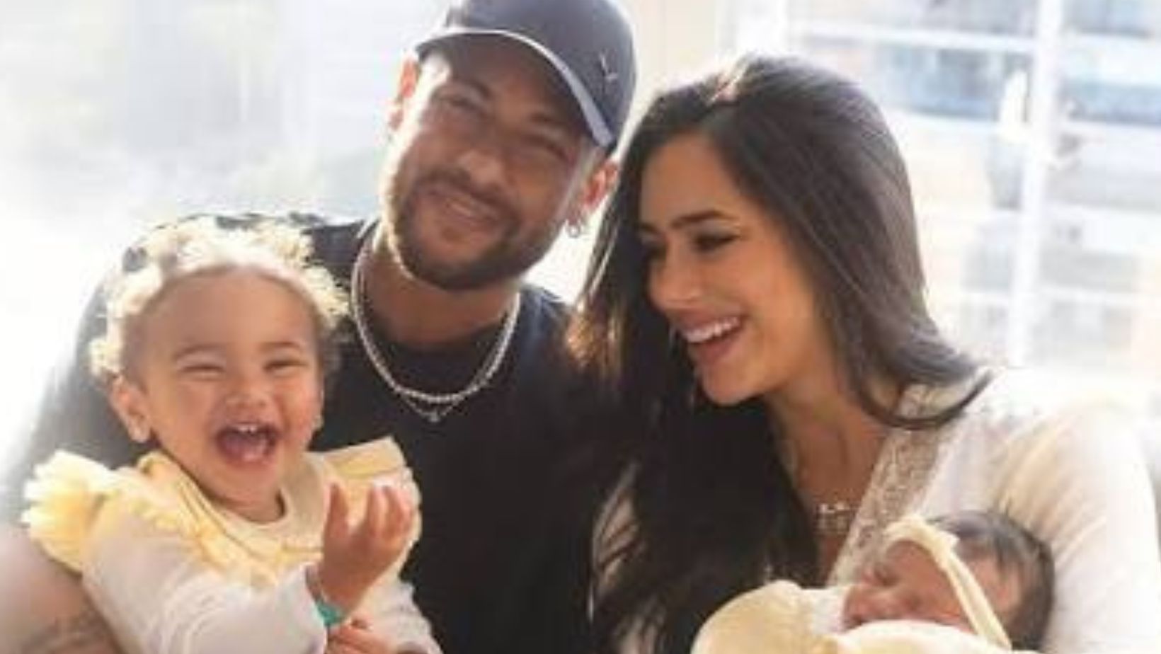Filha de Neymar aparece com camisa de time rival do Santos e Bruna Biancardi se explica. Foto: Redes sociais