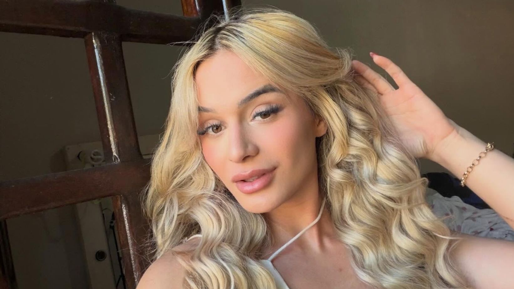 Influenciadora denuncia ex por agressão e diz ter sido arrastada por mais de 100 metros 