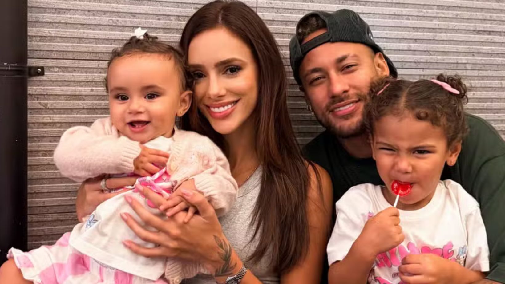 Filha de Neymar aparece com camisa de time rival do Santos e Bruna Biancardi se explica. Foto: Redes sociais