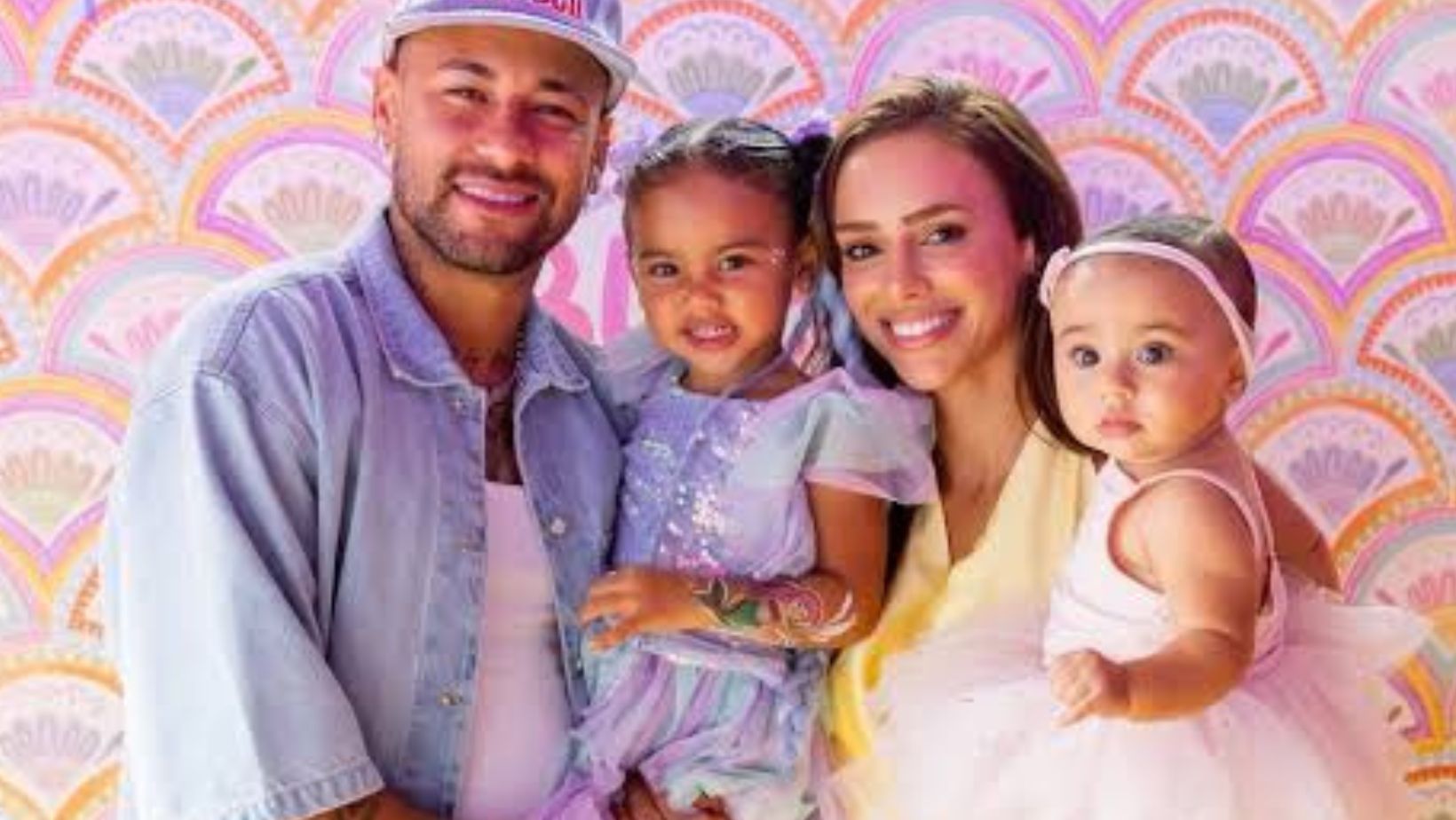 Filha de Neymar aparece com camisa de time rival do Santos e Bruna Biancardi se explica. Foto: Redes sociais