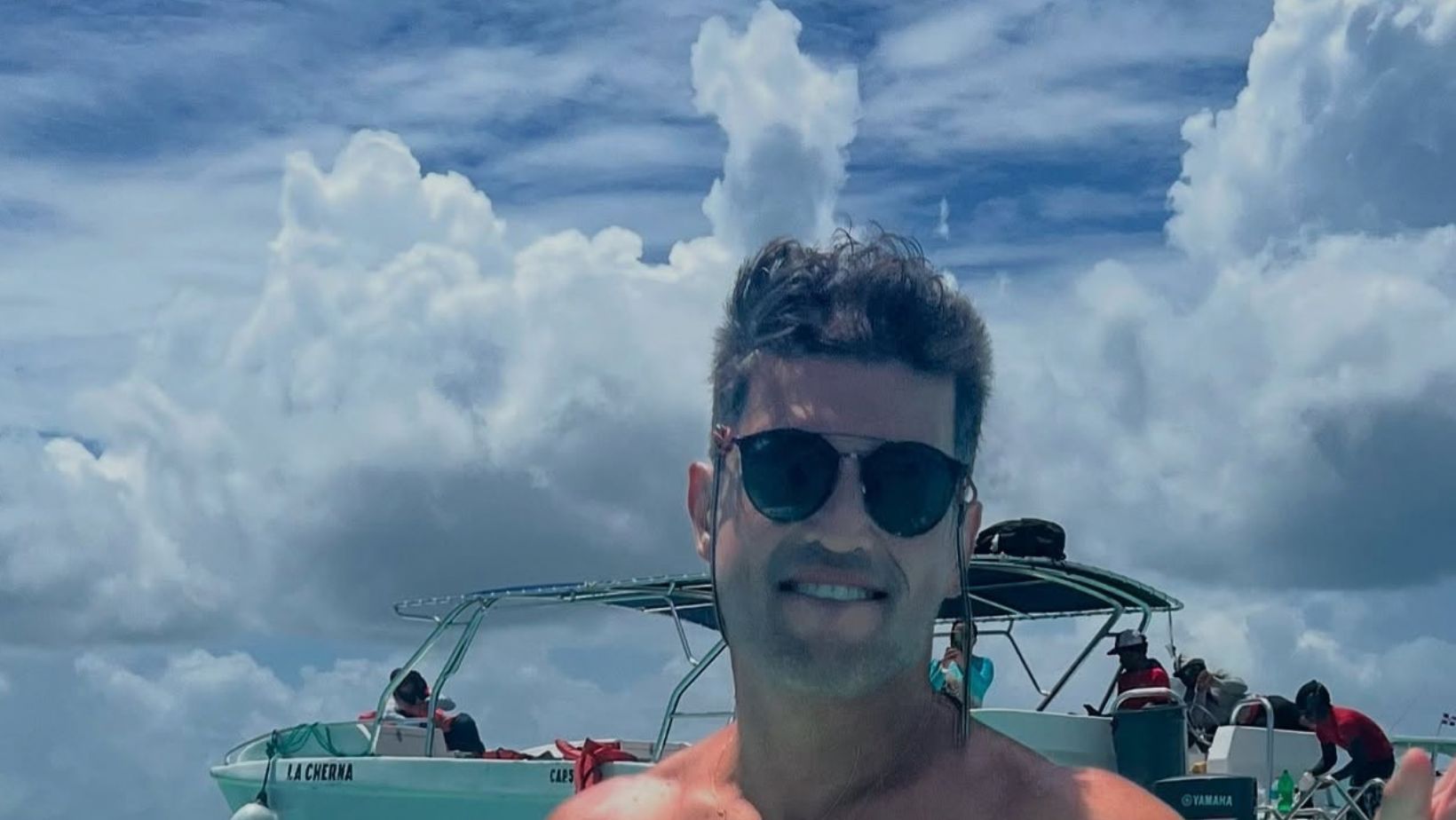 Ex-galã de Malhação passa mal e desmaia durante transmissão ao vivo