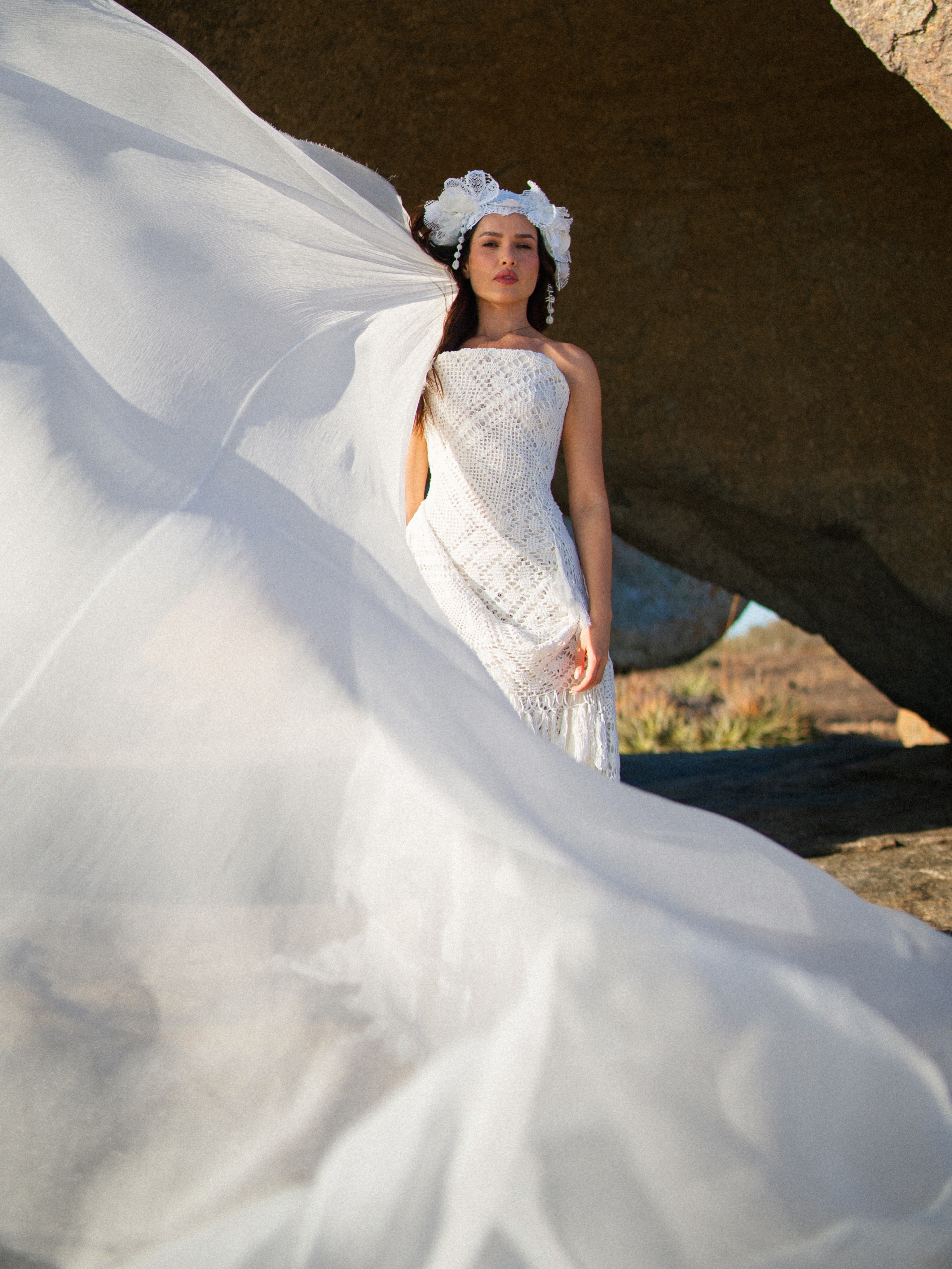 Juliette escolheu um vestido de noiva especial, feito com peças de crochê produzidas por sua avó Maria — Foto: Gabriel Diniz