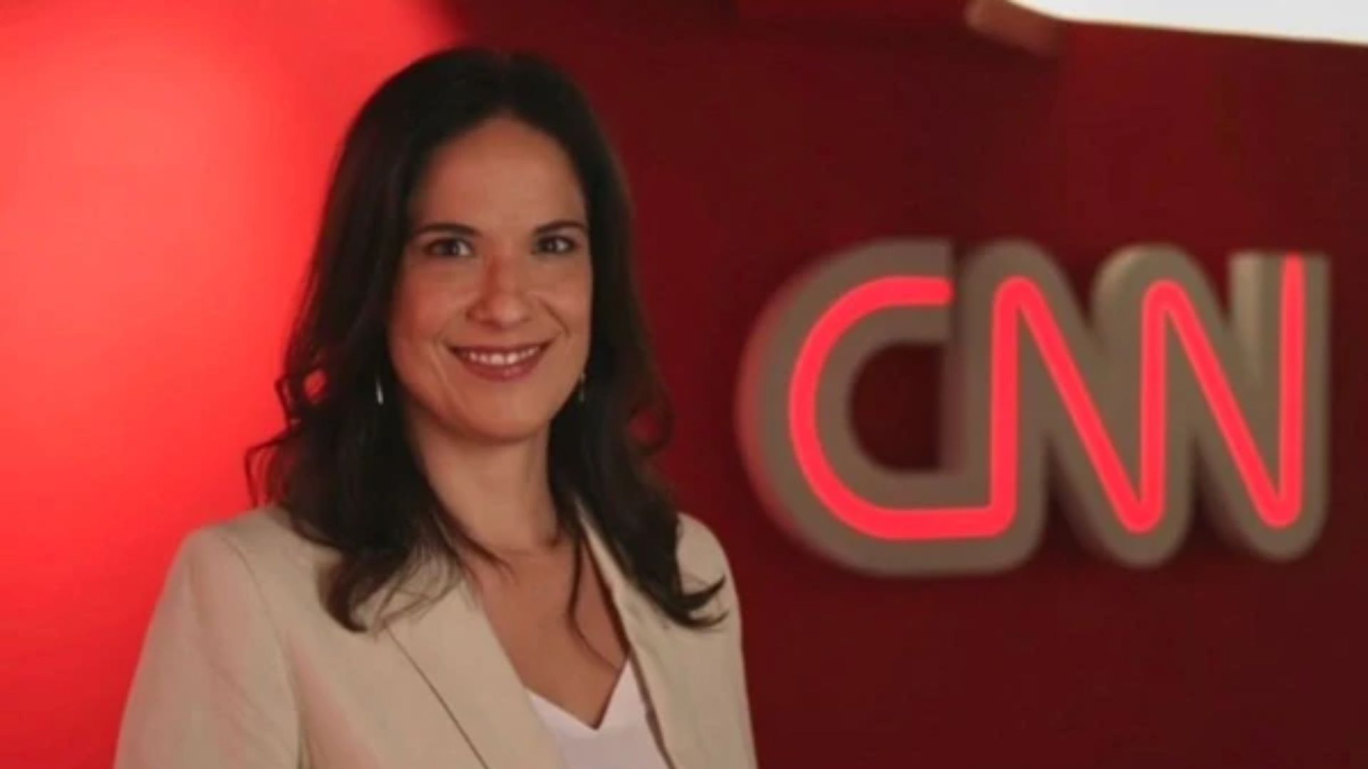 Jornalista Clarissa Oliveira pela CNN - Foto: Reprodução / Redes Sociais / Instagram