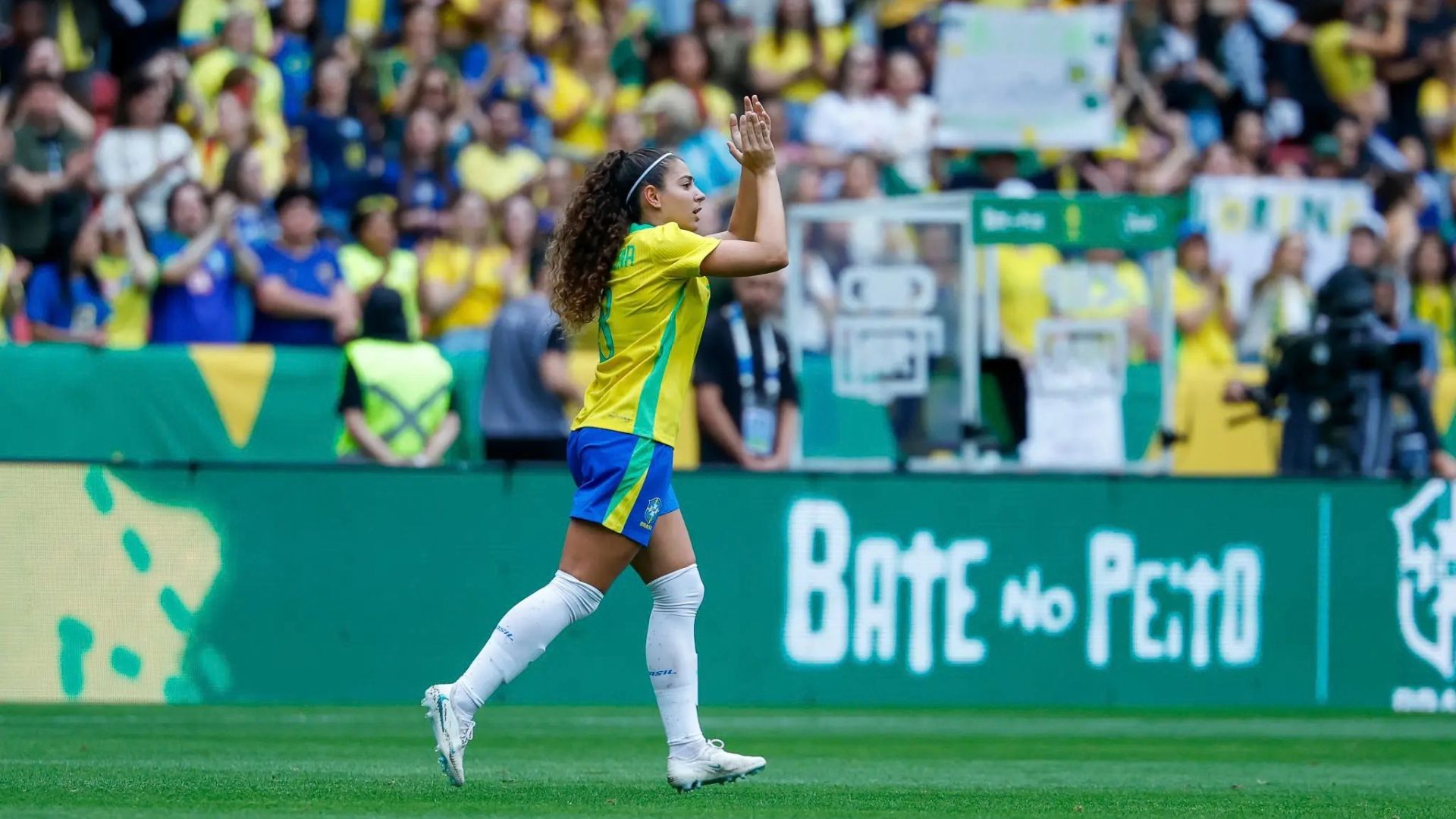 LUCIANA VERMELL/CBF