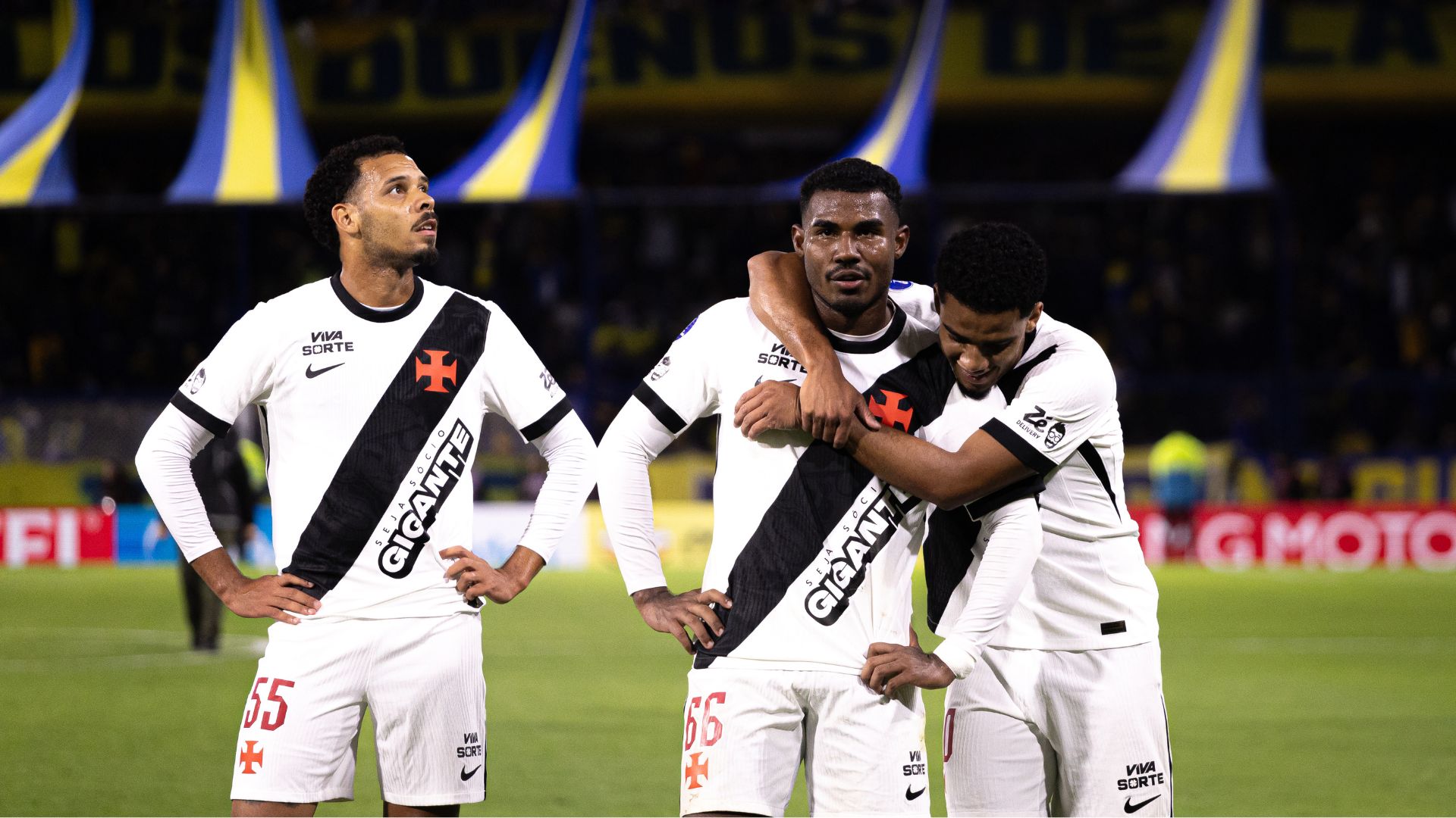 Com vitória contra Boca pelas semis da Copa Sul-Americana, Vasco é aclamado por jornal espanhol: “Silencia a Bombonera” - Foto