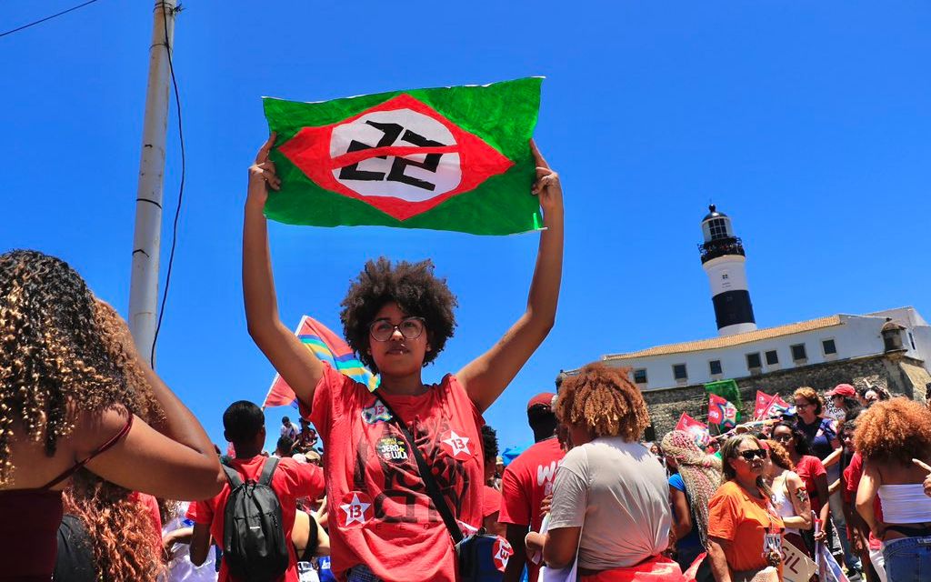 Militantes do PT se mobilizam em atos pró-Lula no Farol da Barra em Salvador | Foto: Redes Sociais 