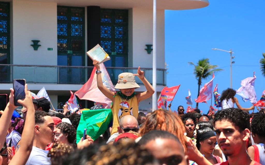 Militantes do PT se mobilizam em atos pró-Lula no Farol da Barra em Salvador | Foto: Redes Sociais 