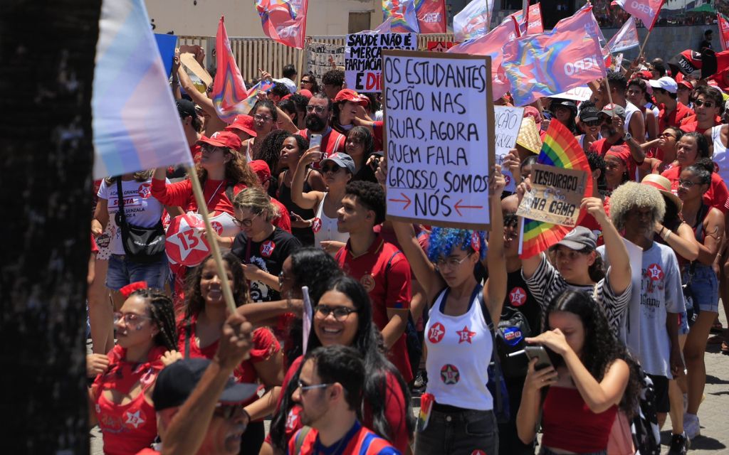 Militantes do PT se mobilizam em atos pró-Lula no Farol da Barra em Salvador | Foto: Redes Sociais 