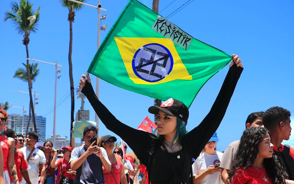 Militantes do PT se mobilizam em atos pró-Lula no Farol da Barra em Salvador | Foto: Redes Sociais 