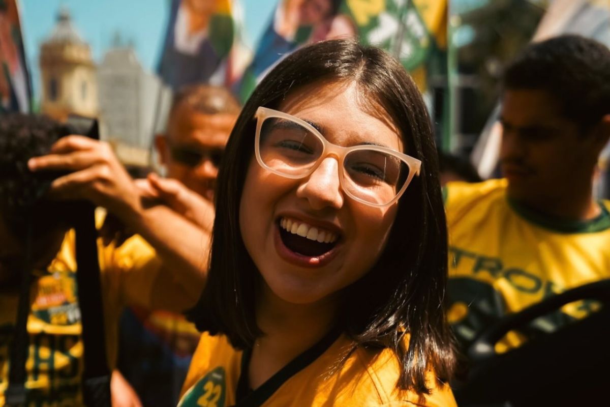 Eduarda Campopiano fala sobre vacinação e voto feminino: "Narrativas mentirosas" - Foto