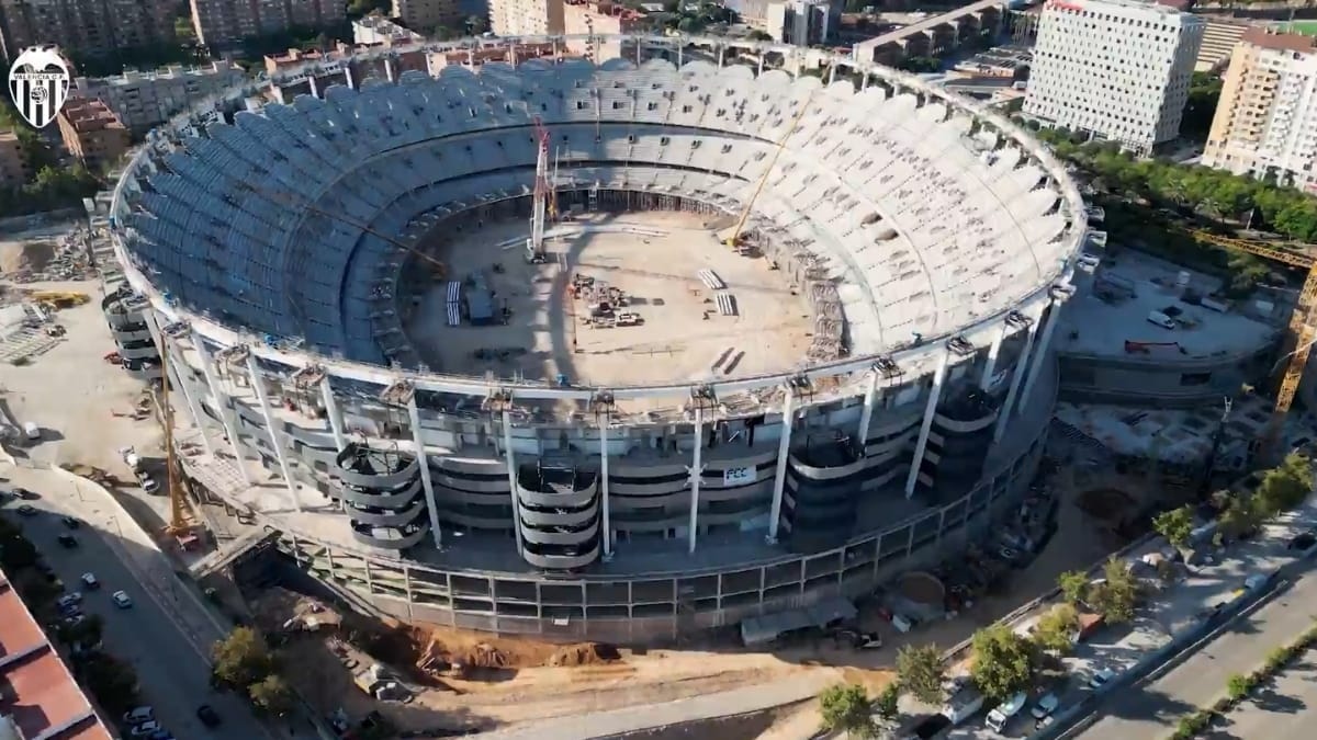 Estádio Mestalla, na Espanha, tem terreno colocado à venda e poderá ser demolido após a construção de nova arena bilionária do Valencia - Foto: Lázaro de la Peña | Valencia CF
