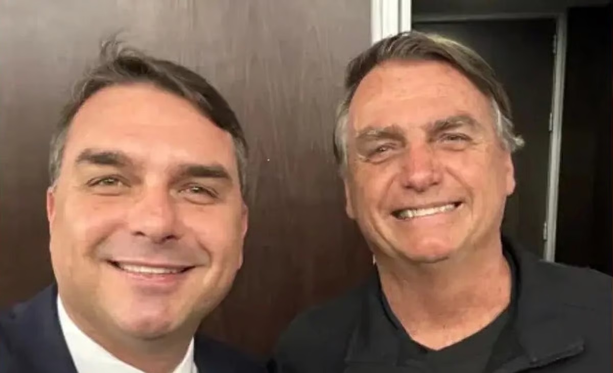 Flávio e Jair Bolsonarom