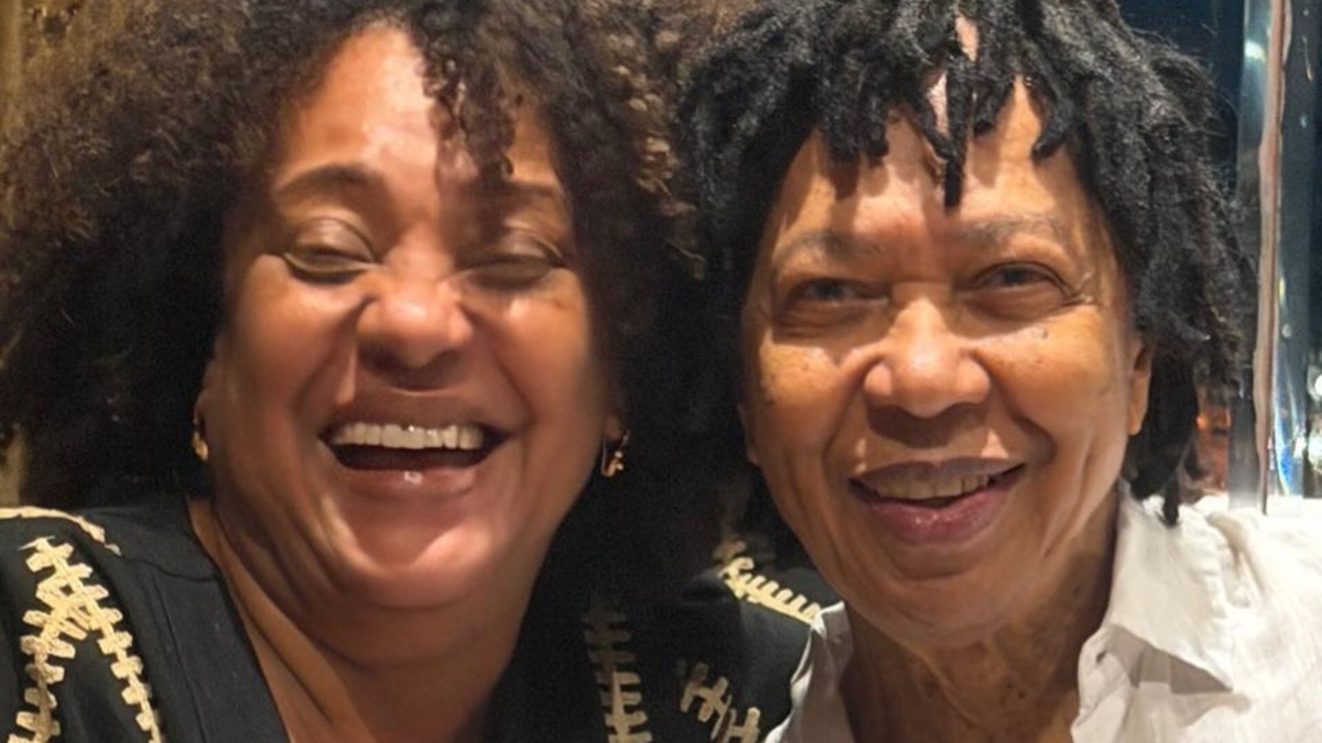 Produtora de Djavan e Nando Reis é vítima de injúria racial em restaurante famoso de Salvador
