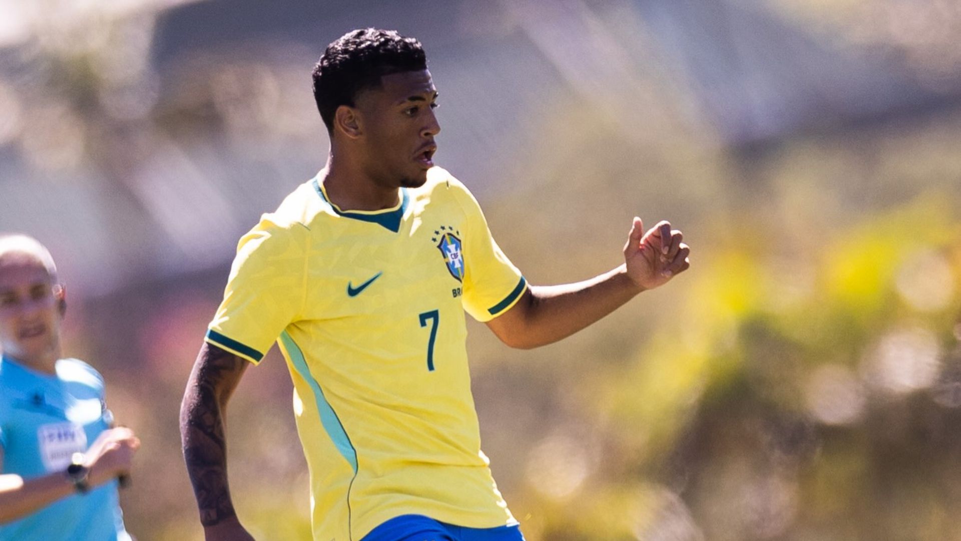Kauê Furquim com as cores da Seleção Brasileira sub-17 - Foto: Reprodução / Instagram / @kauejrofc_09