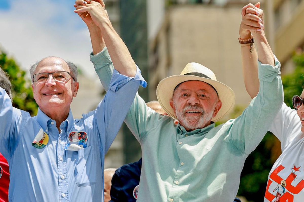Após resultado do 1º turno, Lula manda recado para Flávio: “O jogo vai começar, bolsonaristas se preparem” - Foto