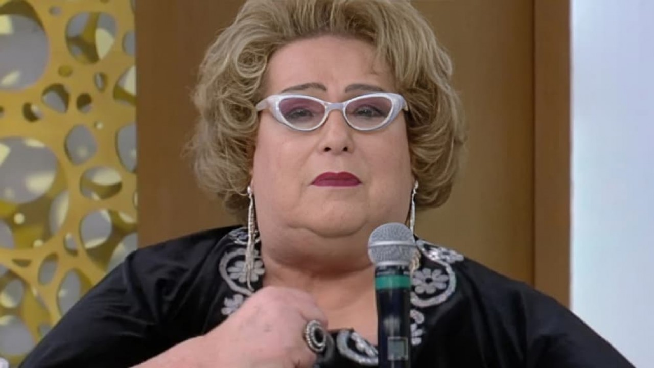 Mamma Bruschetta é socorrida às pressas após passar mal nos bastidores da RedeTV!