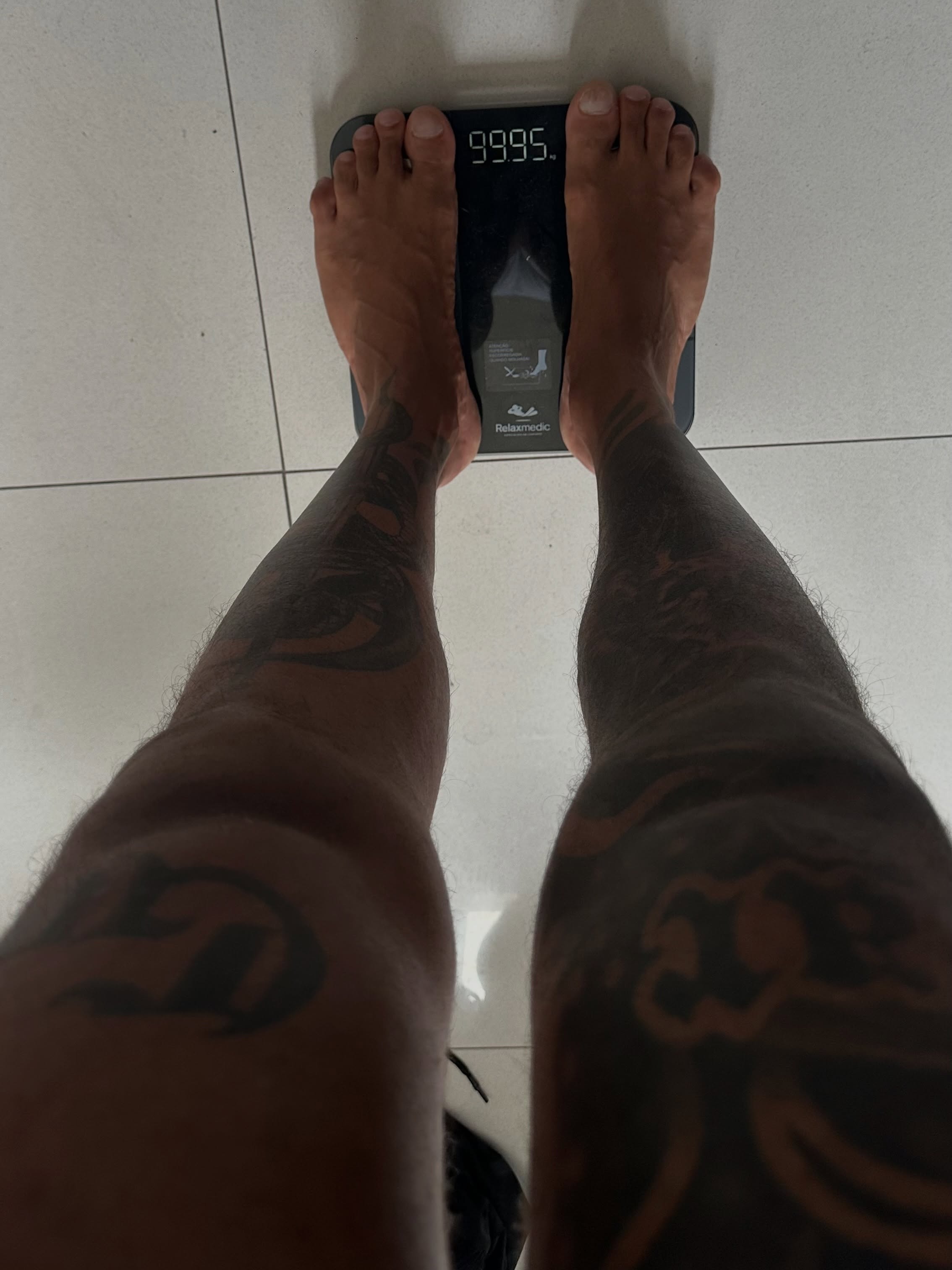 Da balança aos treinos: rotina de MC Binn após perder 50 kg