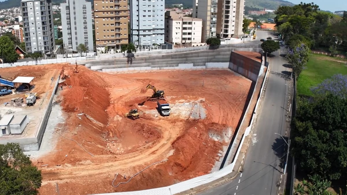 Após a demolição do histórico Nabi Abi Chedid, Red Bull Bragantino avança nas obras do novo estádio, que terá capacidade para 20 mil torcedores - Foto: Reprodução | BP Drones