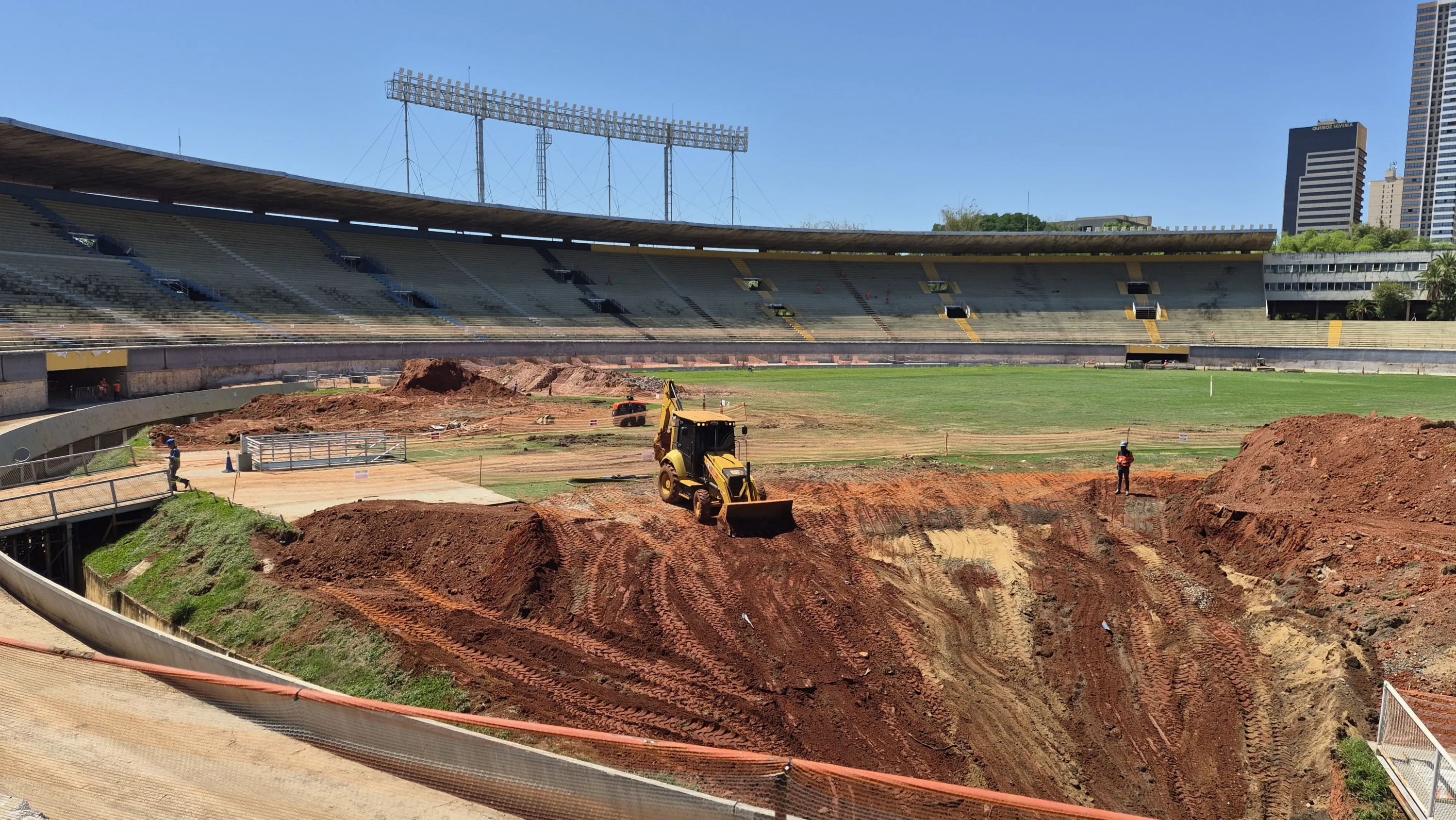 Estádio histórico do Brasil tem antiga arquibancada demolida e avança em reforma de R$ 400 milhões - Foto: Divulgação | Complexo Serra Dourada