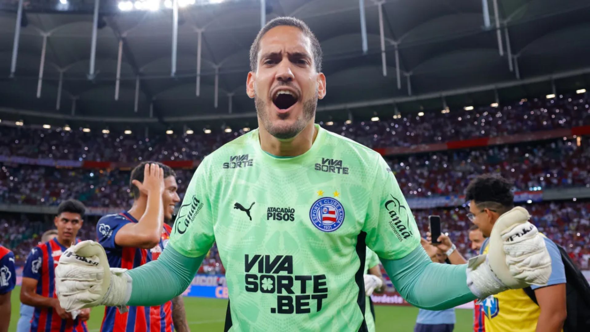 Ronaldo com as cores do Esporte Clube Bahia - Foto: Divulgação / EC Bahia