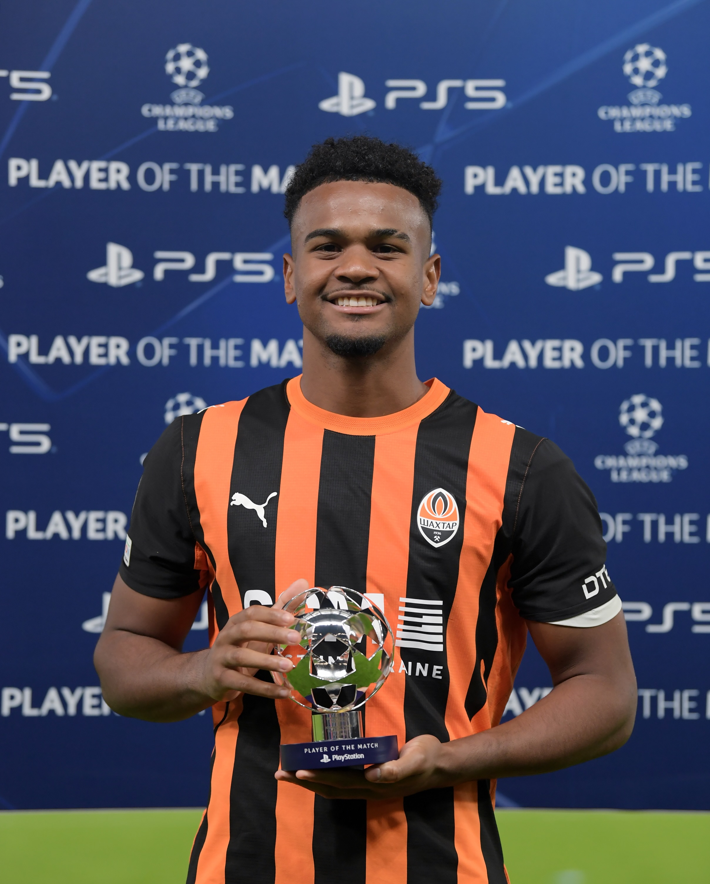 Reprodução/Instagram @fcshakhtar e @alissonsf