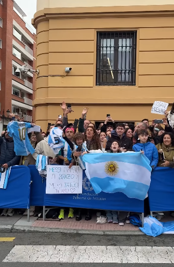 Reprodução/ Instagram @fundacionprincesadeasturias e @leomessi