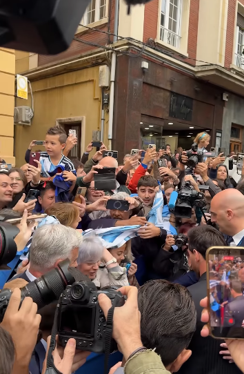 Reprodução/ Instagram @fundacionprincesadeasturias e @leomessi