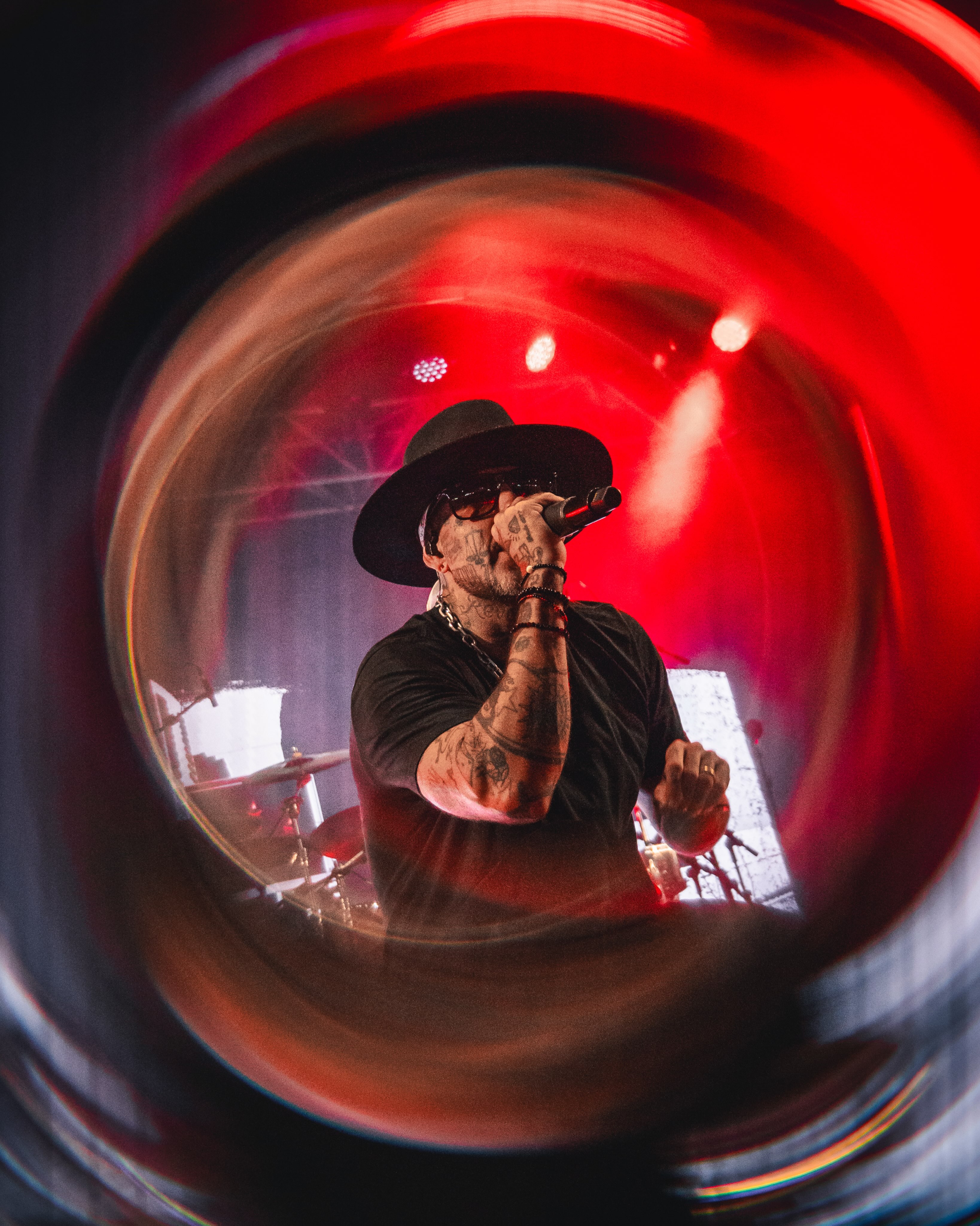 Entre shows e treinos, cantor mostra detalhes da rotina nas redes