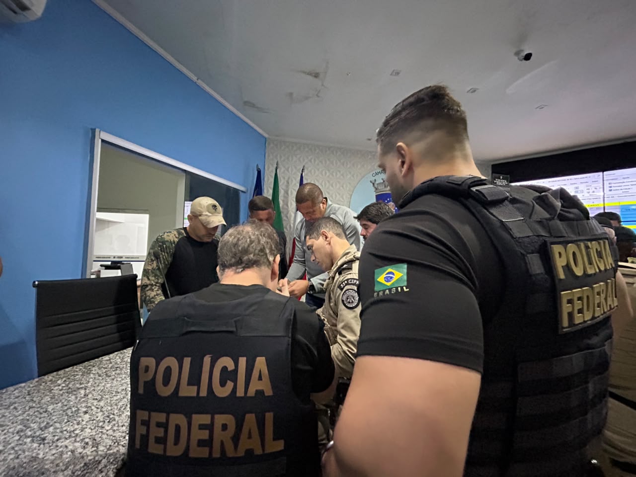 Operação foi deflagrada nas primeiras horas da manhã desta quinta-feira (8)
