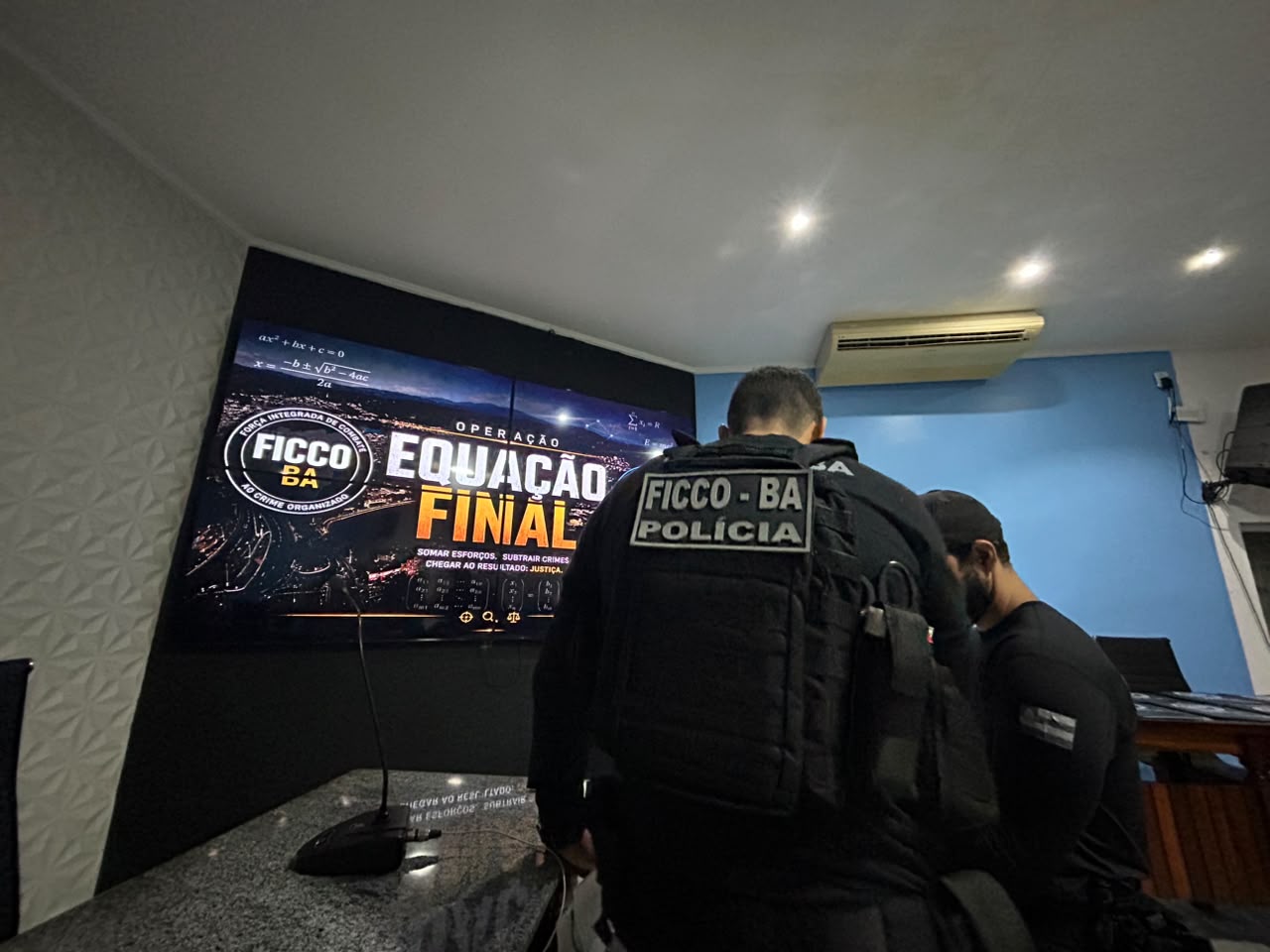 Operação foi deflagrada nas primeiras horas da manhã desta quinta-feira (8)