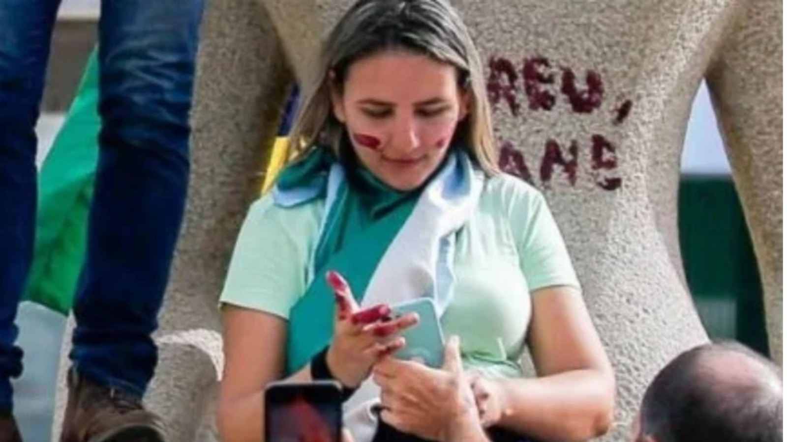Débora do Batom: Relato da cabeleireira baiana volta a repercutir nas redes após Moraes autorizar regime semiaberto