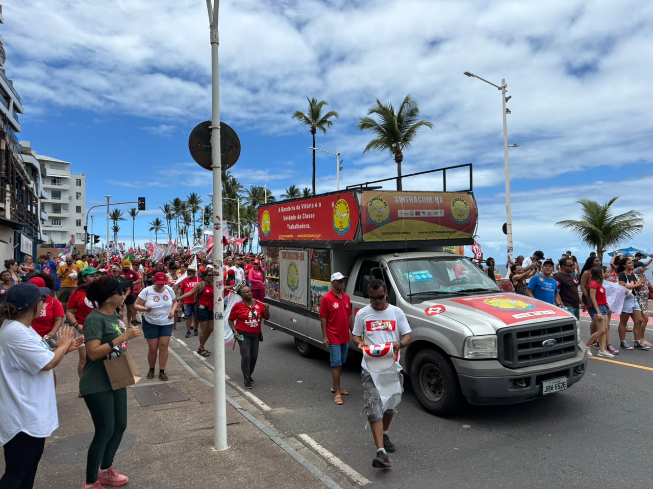 Ato de militantes do PT na Barra | Foto: Rafaela Kalil/BNews
