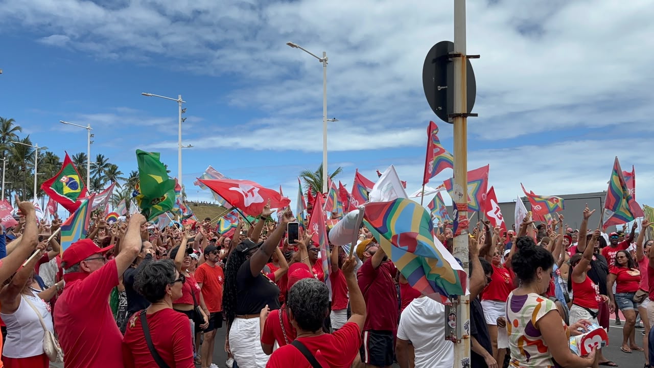 Ato de militantes do PT na Barra | Foto: Rafaela Kalil/BNews