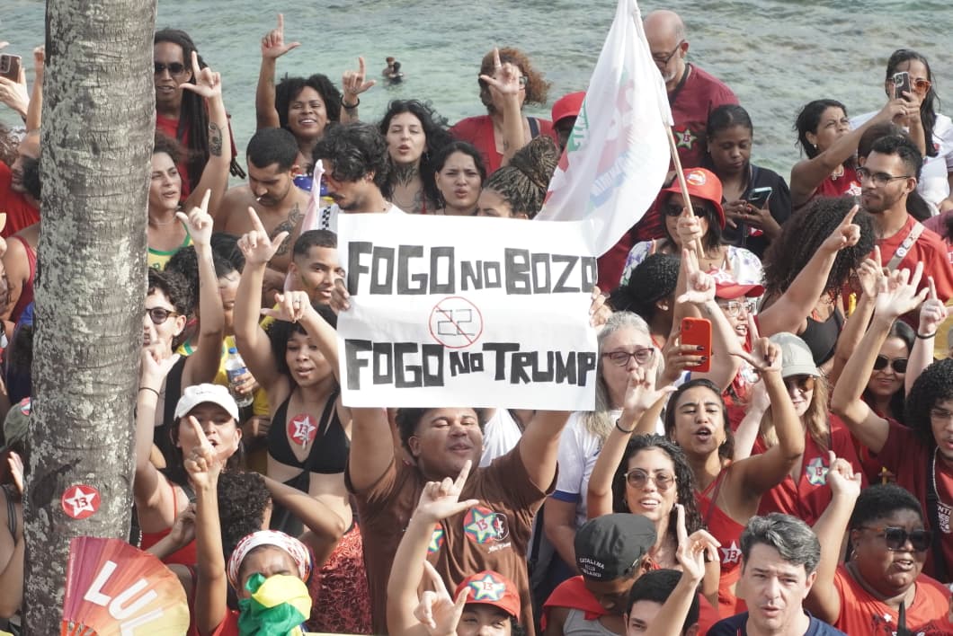 BaianaSystem levantou a multidão na Barra, em Salvador. (Foto: Devid Santana / BNews)