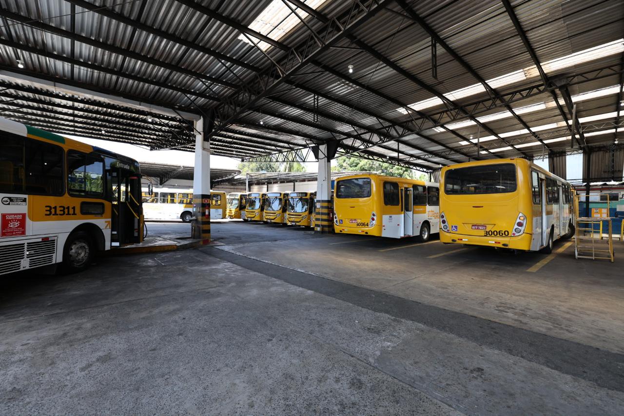 Garagens lotadas foram flagradas pelo Procon em meio a impasse sobre decisão do TRE-BA (Foto: Manu Dias/GOVBA)