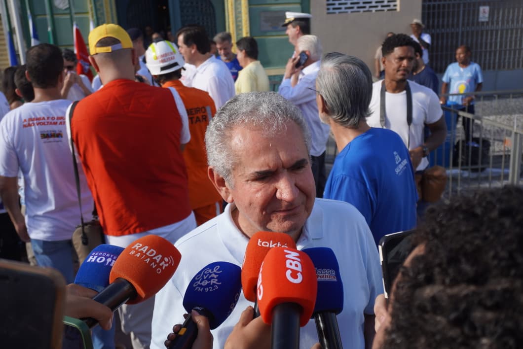 2 de Julho: Angelo Coronel evita críticas e diz que Jaques Wagner 'vai ter o direito de se defender'; assista