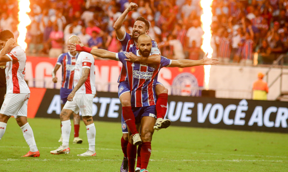 Thaciano, um dos destaques do Bahia neste começo de temporada e Everton Ribeiro, a principal contratação em 2024