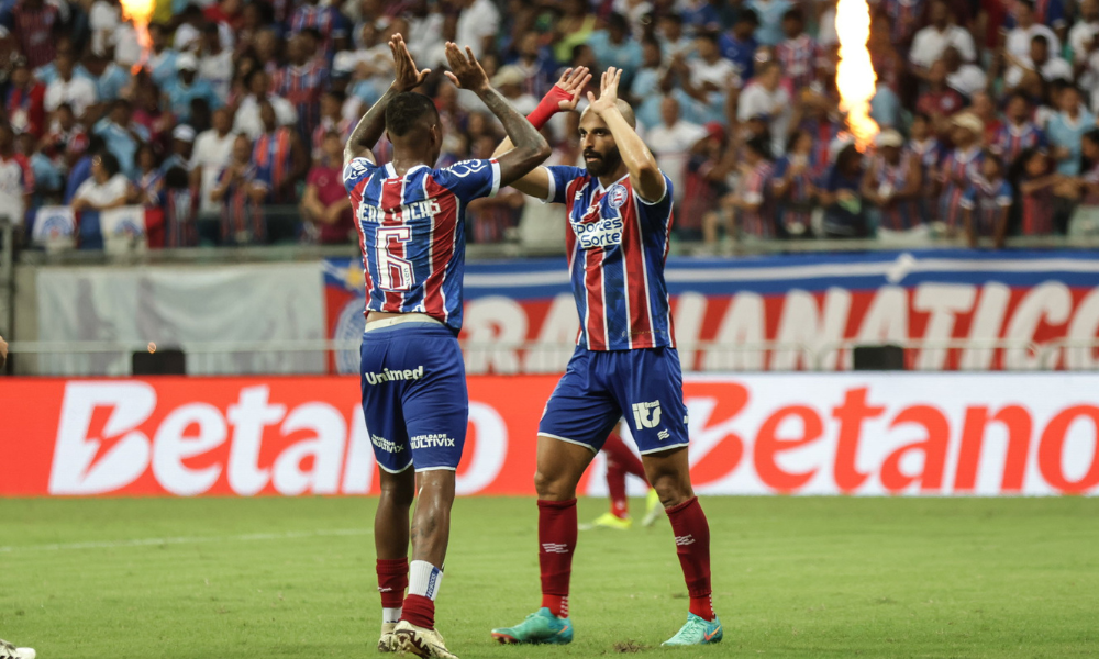 Thaciano comemora gol do triunfo tricolor