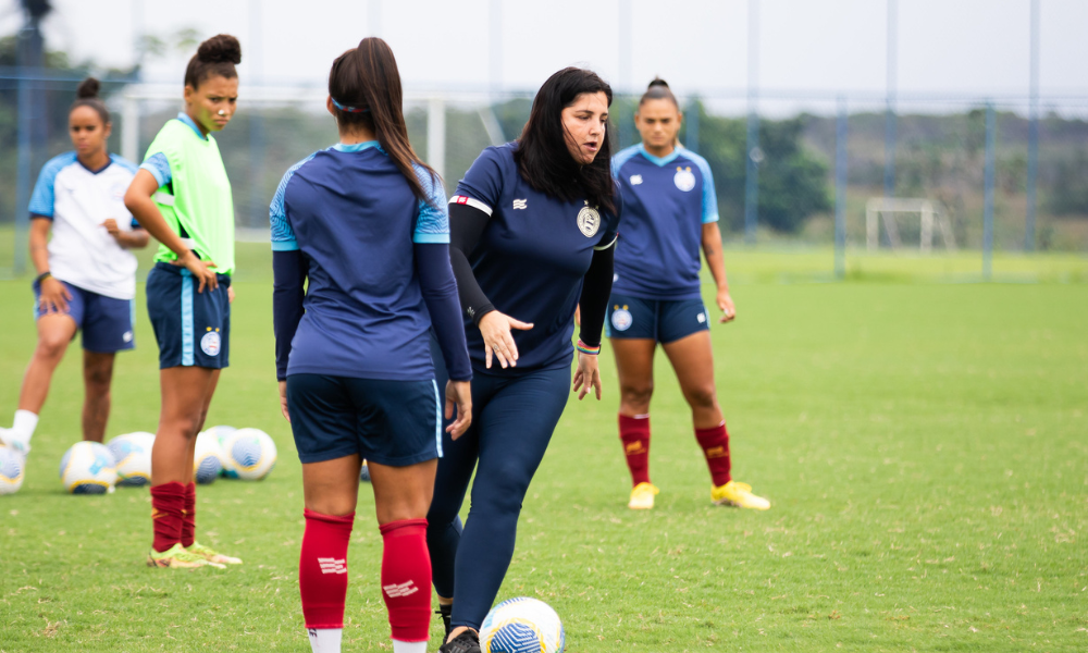 Lindsay Camila em ação no treino das Mulheres de Aço