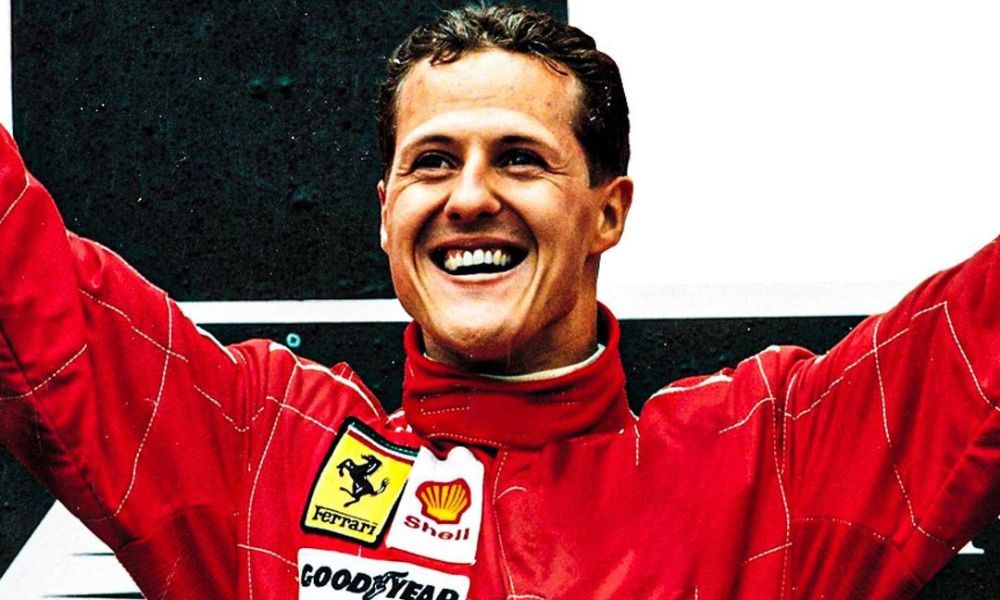 Foto de Michael Schumacher com o macacão da F1 da Ferrari