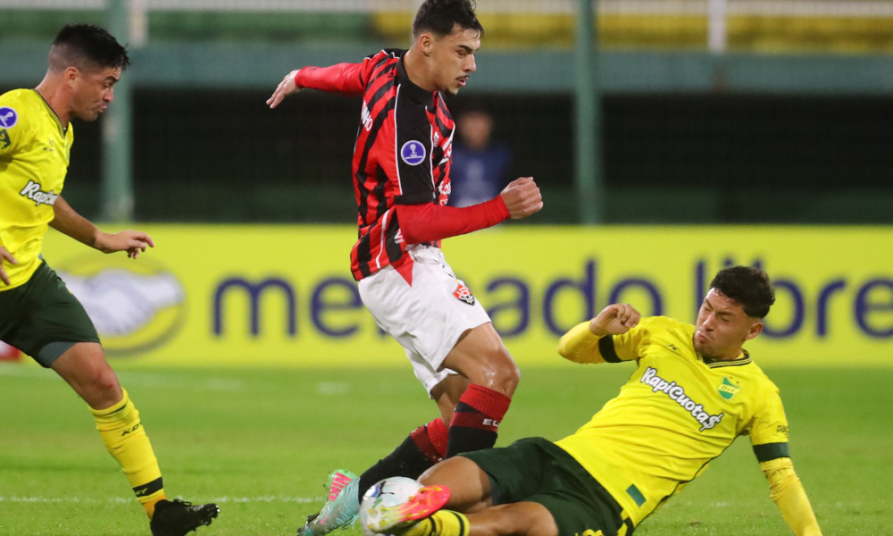 Defensa y Justicia x Vitória foi marcado por poucas emoções em campo
